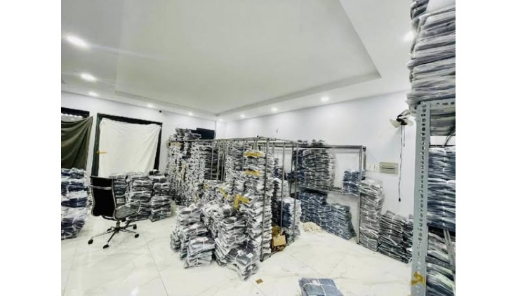 TUYỆT PHẨM NHÀ LỚN GẦN AEON TÂN PHÚ - HẺM TẢI - 3 TẦNG - 162M NGANG 8 - CHỈ 47TR/M