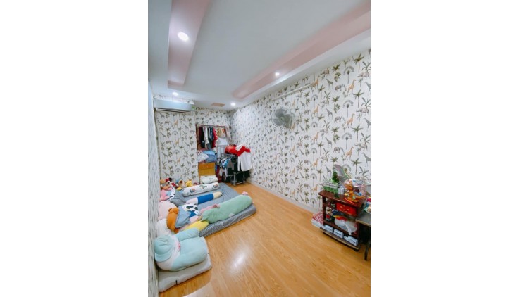 BÁN NHÀ 4 TẦNG, MẶT TIỀN ĐƯỜNG SỐ QUẬN 7 - GIÁ 15.8 TỶ - VỊ TRÍ VÀNG, SỔ HỒNG CHÍNH CHỦ