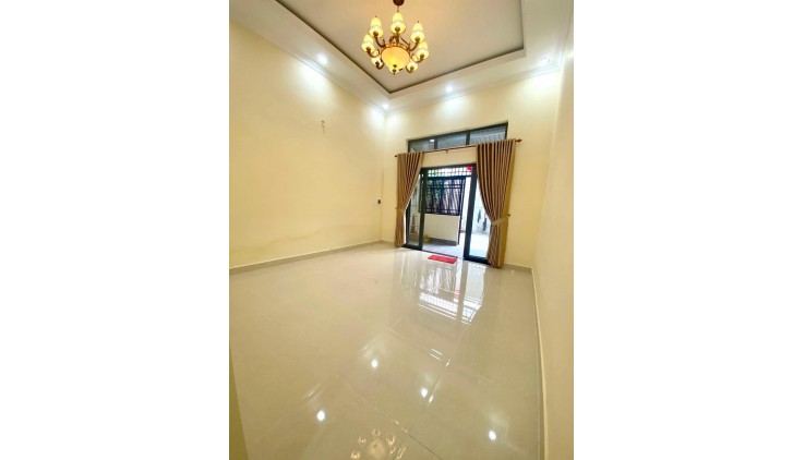 BÁN NHÀ NGAY SÂN BANH TÂN XUÂN - HẺM XE TẢI - ĐANG CHO THUÊ 6Tr/Tháng. 79 M2. GIÁ CHỈ 3,7 TỶ.