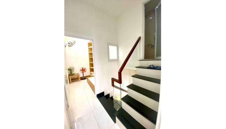 NHÀ 2 TẦNG TÂN THỚI HIỆP 20 - HẺM XE TẢI QUAY ĐẦU  GẦN BỆNH VIỆN QUẬN 12 - XE HƠI NGỦ TRONG NHÀ.