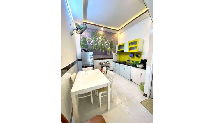 NHÀ 2 TẦNG TÂN THỚI HIỆP 20 - HẺM XE TẢI QUAY ĐẦU  GẦN BỆNH VIỆN QUẬN 12 - XE HƠI NGỦ TRONG NHÀ.