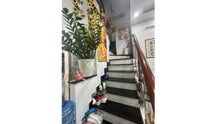 Nhàbán HXT HuỳnhThịHai, P.Tân Chánh Hiệp Q.12 Trệt 2lầu S.Thượng 3tỷ95