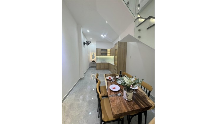 Hẻm nhựa 6m Phan Huy Ích, Phường 15. Nhà mới tinh tặng nội thất, chỉ 5.2 tỷ