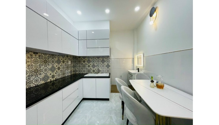 Bán gấp nhà, HXH, PHAN ĐĂNG LƯU, 4 lầu, BTCT, 55m2, giá 4.8 tỷ.