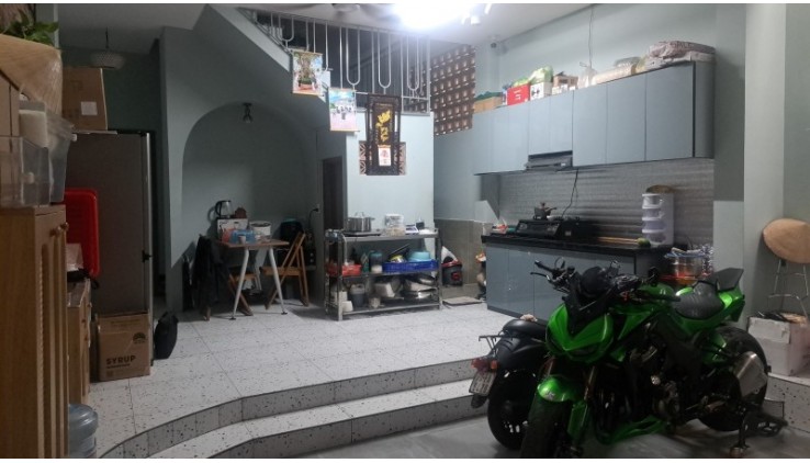 Bán nhà 6 phòng HUỲNH VĂN BÁNH 90M2 - PHÚ NHUẬN -  gần mặt tiền.