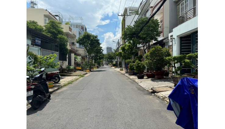 Chuyển chỗ ở bángấp nhà 3 tầng 8x16m, đường 10m Lê Thúc Hoạch, giá chỉ 16 tỷx