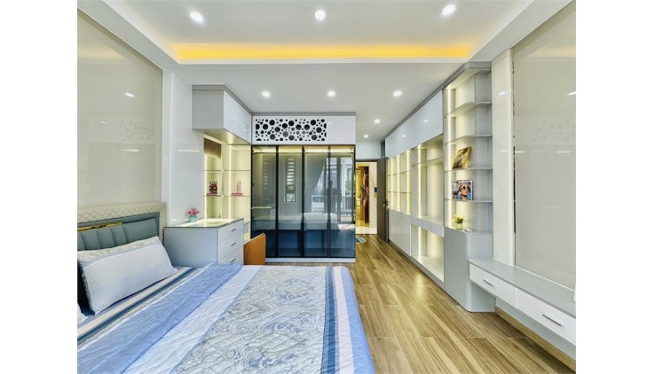 Ngay Siêu Thị EMART - Phan Huy ích, Khu Phân Lô VIP. Nhà 6 Tầng có Thang Máy, chỉ 8.6 tỷ