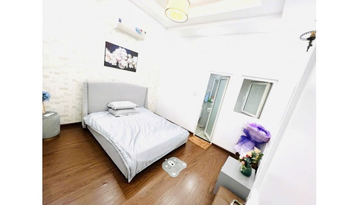 KHU PHÂN LÔ, HẺM XE HƠI, 4 TẦNG ĐÚC KIÊNG CỐ, CÁCH 20M RA MẶT TIỀN. CHỦ TẶNG TOÀN BỘ NỘI THẤT XỊN SÒ TRẮNG ĐẸP NHƯ NGỌC TRAI. CHỈ 6.5 TỶ