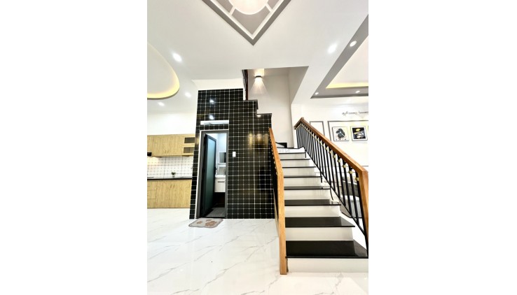 Bán nhanh nhà NGUYỄN THƯỢNG HIỀN - HXH - 4,5m ngang - 4 tầng nhỉnh 7 tỷ