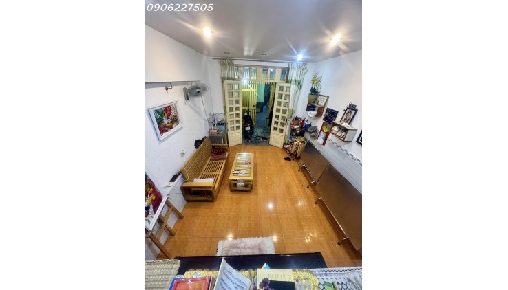 CẦN BÁN NHÀ ĐẸP - QUẬN 2 - GIÁ HỢP LÝ