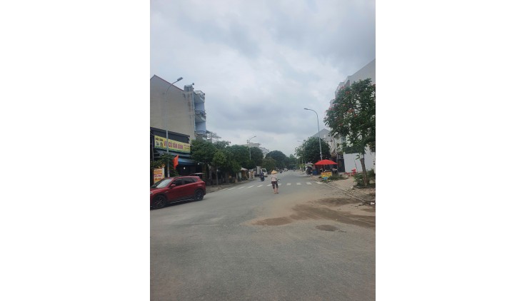 HOT ĐẤT ĐẸP - GIÁ TỐT - Vị Trí Đắc Địa Tại Khu dân cư Êm Đềm Linh Xuân, Quận Thủ Đức, Thành phố Hồ Chí Minh