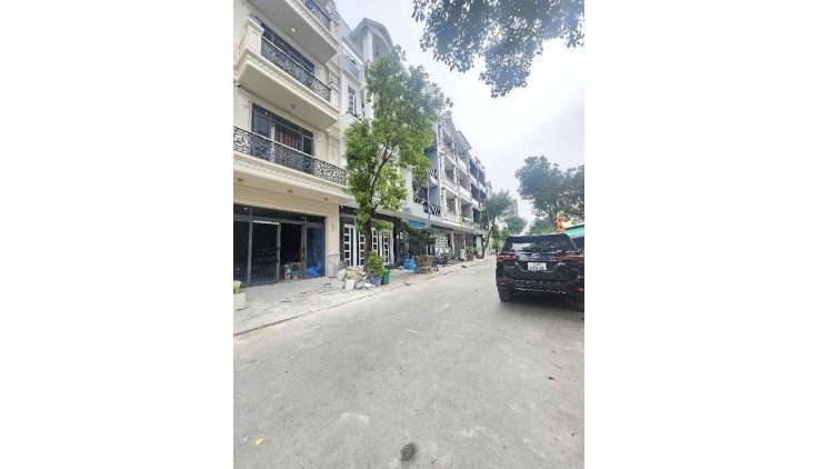 ĐẤT ĐẦU TƯ, KHU ĐƯỜNG SỐ NGUYỄN THỊ THẬP, QUẬN 7, 6MX20M NỞ HẬU, Ô TÔ  ĐỖ TRONG NHÀ, NHỈNH 10 TỶ.