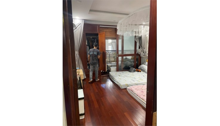Mặt Tiền Khu Họ Lê, Phú Thọ Hòa, Tân Phú. Nhà 4x19m, 5 Tầng, giá 10.4 tỷ TL