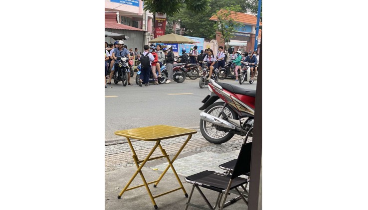 Sang lại quán trà sữa đối diện ngay trung tâm chính chị quận 12