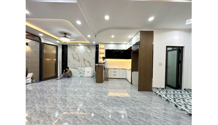 Diện tích 6m x11m - 4 phòng ngủ - NƠ TRANG LONG - gần HXH sổ đẹp.