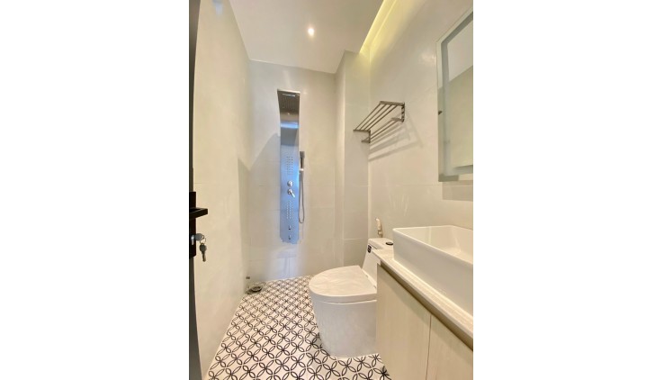 NHÀ ĐẸP LÊ ĐỨC THỌ - NGANG TO - Ô TÔ NGỦ TRONG NHÀ - ĐI DẠO VÀI BƯỚC RA KÊNH THAM LƯƠNG.