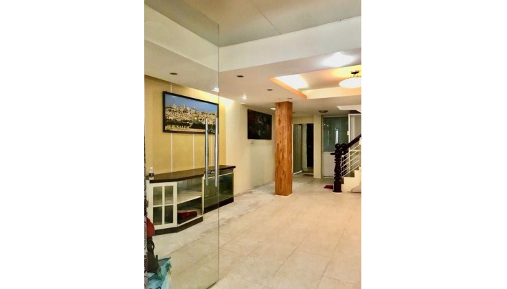 Nhà 7 phòng ngủ HUỲNH VĂN BÁNH -  65m2 - cho thuê gần 30tr - chủ ngộp bank