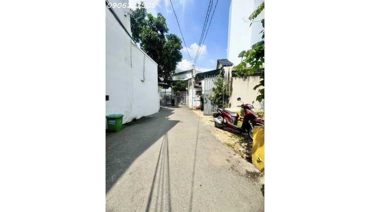 **Chỉ gửi*** Cần bán gấp đất mặt tiền đường xe hơi thông - Bình Trưng Tây, Q2