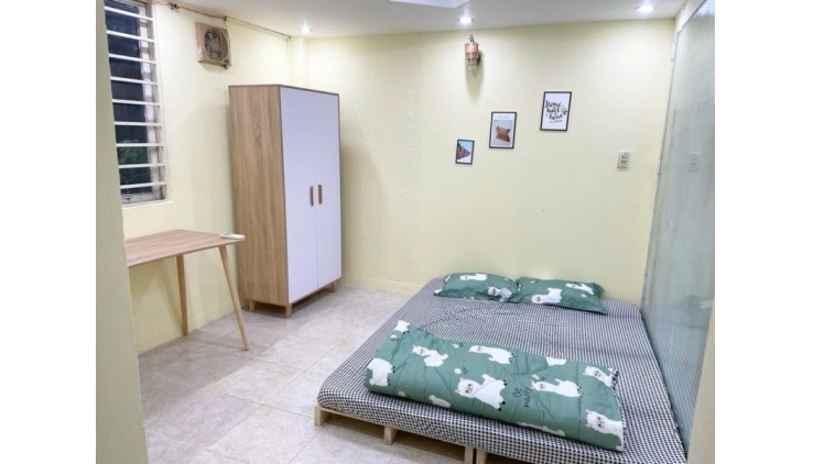 Nhà 7 phòng ngủ HUỲNH VĂN BÁNH -  65m2 - cho thuê gần 30tr - chủ ngộp bank