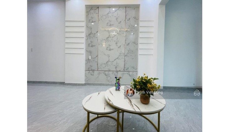 Nhà đối diện Gigamall KCBT 2Tầng, 3PN, 2WC - Mới xây đẹp ở luôn, 2 tỷ 320