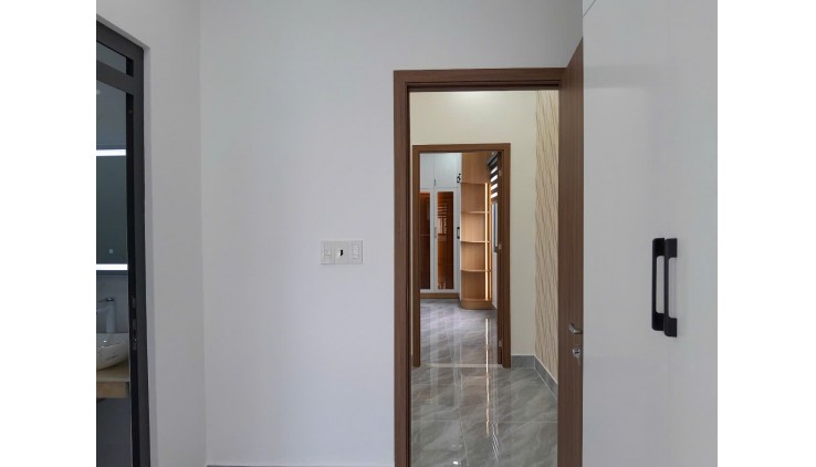 Bán CHDV 5 tầng 152m2 có 19,5 tỷ Bùi Văn Ngữ Hiệp Thành Quận 12 Hồ Chí Minh