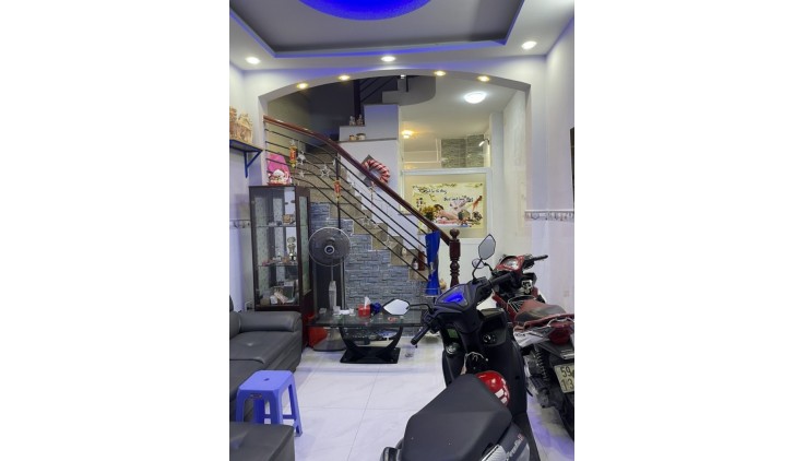 Bán gấp nhà NGUYỄN ĐÌNH CHIỂU PHÚ NHUẬN - nhỉnh 5 tỷ - 4 tầng - 5 phòng ngủ.
