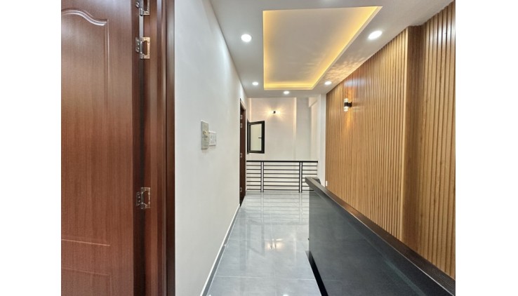 Diện tích 6m x11m - 4 phòng ngủ - NƠ TRANG LONG - gần HXH sổ đẹp.