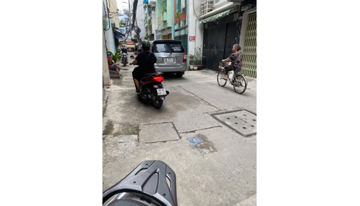1ty4 SHR nhà 3/ HUỲNH VĂN BÁNH P13 PHÚ NHUẬN