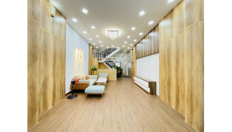 Bán nhà về quê, giá 6.8 tỷ còn tl, đường NGUYỄN THƯỢNG HIỀN, 3 lầu