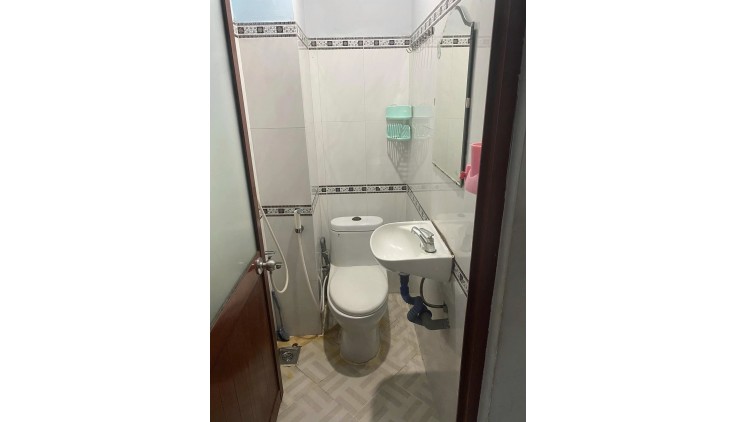 Cho thuê phòng có máy lạnh , tủ , giường , giờ giấc tự do, cửa khoá vân tay