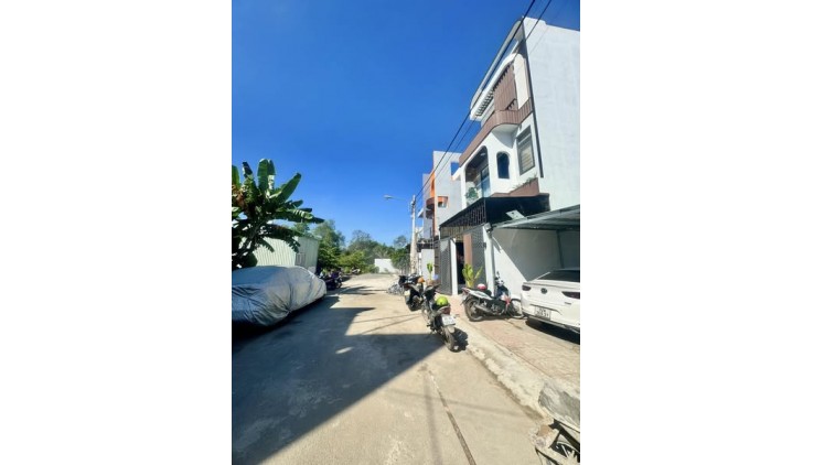 Cần bán căn nhà 1 trệt 2 lầu siêu đẹp, giá cực yêu!