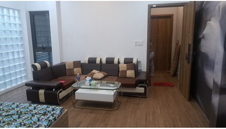 Bán nhà 6 phòng HUỲNH VĂN BÁNH 90M2 - PHÚ NHUẬN -  gần mặt tiền.