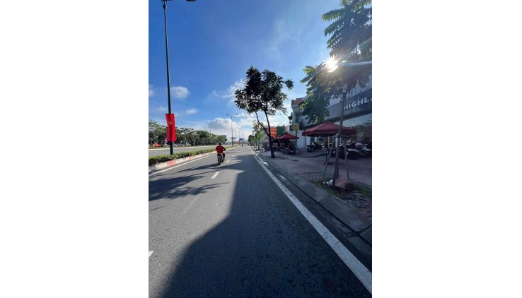 ĐẤT BIỆT THỰ 306m2 - FULL THỔ - 100m Ra Đường PHẠM VĂN ĐỒNG - Trước Đất là CÔNG VIÊN