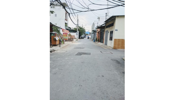 Địnhcư bán gấp nhà HXH khu Aeon T.Phú 68 m2 - 2T 3 PN 5 tỷ, nhà mới giá 5 tỷxx