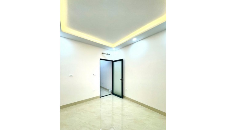 Cho thuê nhà chính chủ 8 phòng ngủ 27tr Lê Quang Định