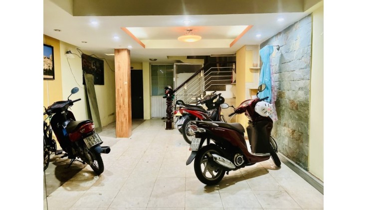 Bán Căn Hộ Dịch Vụ HUỲNH VĂN BÁNH -  hxh - 7 phòng ngủ cho thuê khoán.