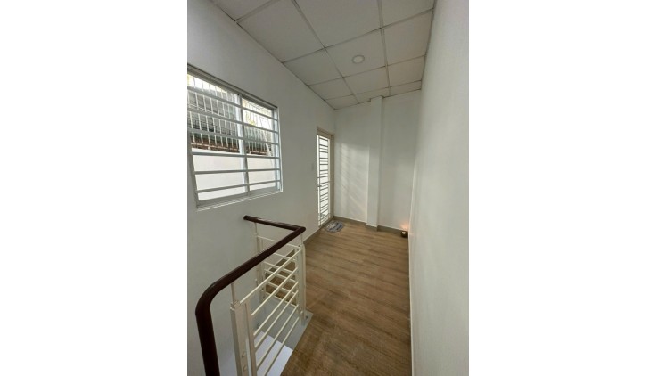 Bán gấp nhà NGÔ TẤT TỐ - BÌNH THẠNH -  35m2 - nhà mới ở luôn