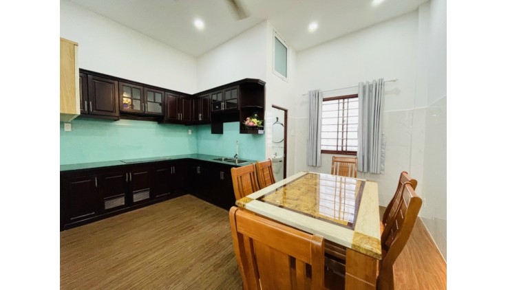 Bán nhà về quê, giá 6.8 tỷ còn tl, đường NGUYỄN THƯỢNG HIỀN, 3 lầu