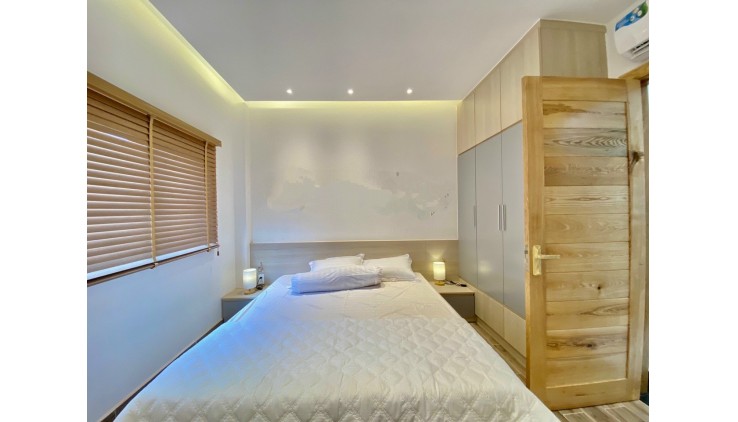 NHÀ ĐẸP LÊ ĐỨC THỌ - NGANG TO - Ô TÔ NGỦ TRONG NHÀ - ĐI DẠO VÀI BƯỚC RA KÊNH THAM LƯƠNG.