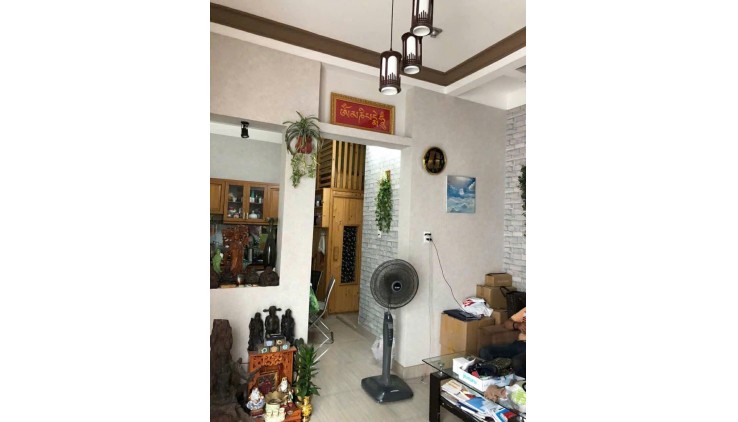 Nhà mới ở ngay đón tết, ngay trung tâm Phú Nhuận. Gần mặt tiền, bệnh viện, trường học, giáp Q1, Q3, Bình Thạnh, Gò Vấp. 3 PN, 2WC, tiện vừa ở vừa