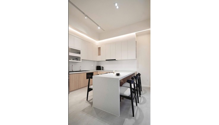 Bán nhà HXH XÔ VIẾT NGHỆ TĨNH - 5m x 13m - 4 tầng BTCT nhà mới ở ngay