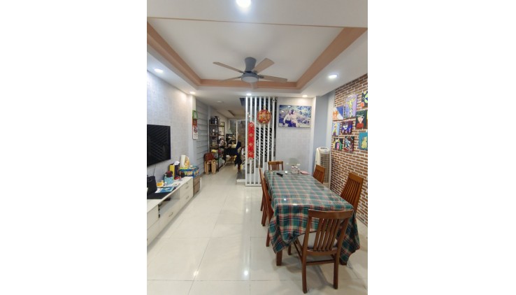 Nhà hẻm Ô tô THÍCH QUẢNG ĐỨC - 4.5m x 15m - nở hậu - 4 tầng.