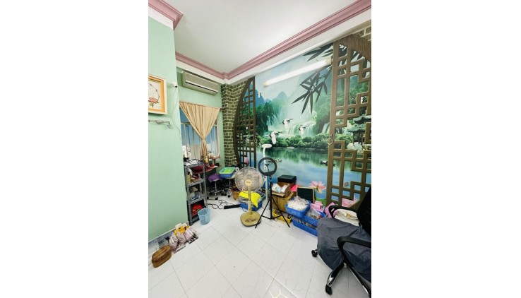**Bán nhà Đặng Lộ Tân Bình** phường 7 Tân Bình; 5x13, cv Lê Thị Riêng