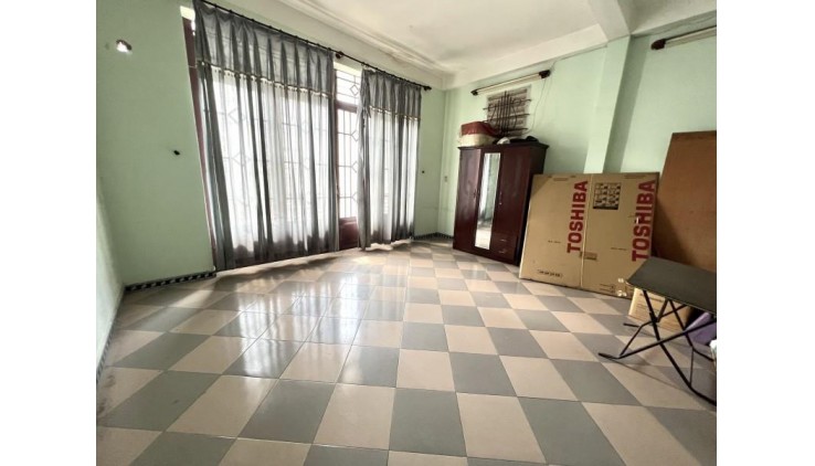 **Bán nhà Đặng Lộ Tân Bình** phường 7 Tân Bình; 5x13, cv Lê Thị Riêng