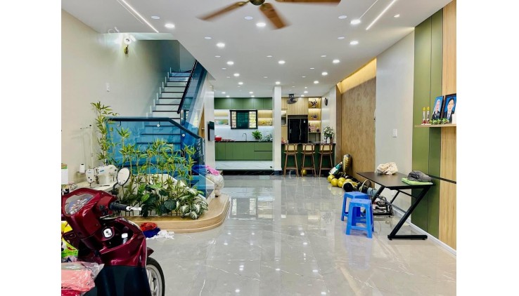 ***Bán nhà 50/4 Hiệp Nhất, phường 4 quận Tân Bình (6*15), 5 tầng, 12pn