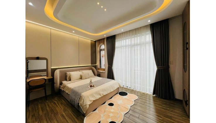 ***Bán nhà 50/4 Hiệp Nhất, phường 4 quận Tân Bình (6*15), 5 tầng, 12pn