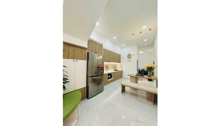 ***Bán nhà đường Lam Sơn, phường 2 Tân Bình; nhà đẹp, nở hậu, 5 tầng