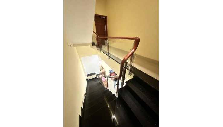 **Bán nhà hẻm 25 Đất Thánh** phường 6 Tân Bình; 6x8; hxh 5m + 5 tầng