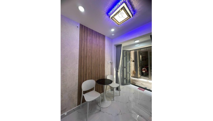 **Bán nhà hẻm 766 Cách Mạng Tháng 8** phường 5 Tân Bình, 4x15, 2 tầng