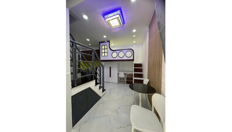 **Bán nhà hẻm 766 Cách Mạng Tháng 8** phường 5 Tân Bình, 4x15, 2 tầng